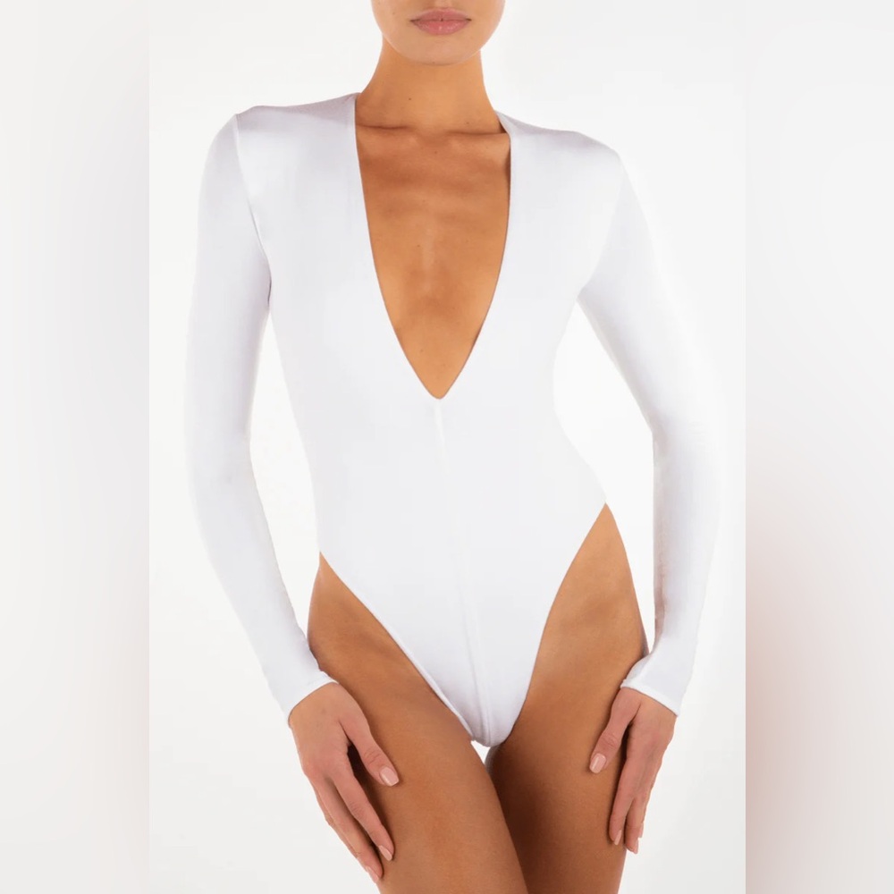 Eterne Deep V White Bodysuit